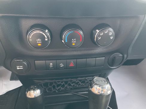 Used 2015 Jeep Wrangler Sport image 7