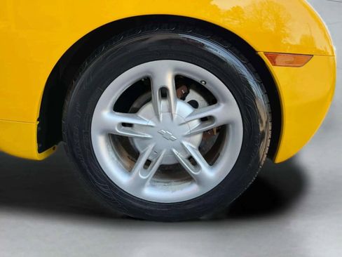 Used 2004 Chevrolet SSR w/ Preferred Equipment Group image 33