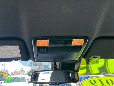 Used 2019 Toyota Tacoma TRD Sport image 19