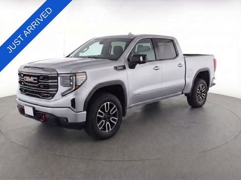 Used 2022 GMC Sierra 1500 AT4 w/ Technology Package AWD/4WD image 1