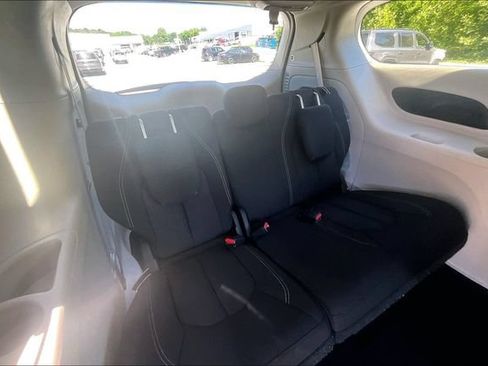 Used 2023 Chrysler Voyager LX FWD image 27