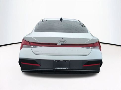 New 2026 Hyundai Elantra Limited FWD image 6