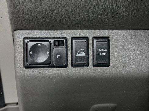 Used 2018 Nissan Frontier SV image 10