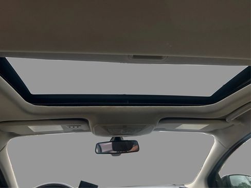 Used 2012 Ford Focus SEL FWD image 22