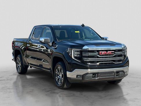 Used 2025 GMC Sierra 1500 SLT AWD/4WD image 3