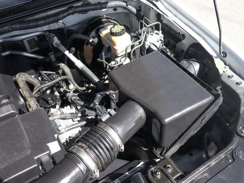 Used 2016 Nissan Frontier SV image 13