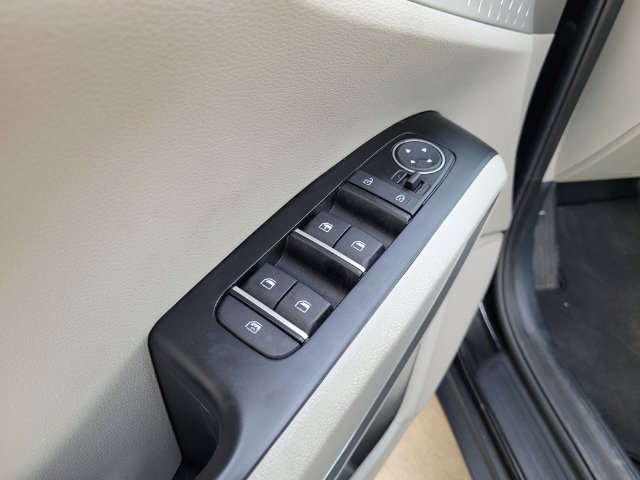 Used 2025 Kia Soul LX w/ LX Technology Package FWD image 26