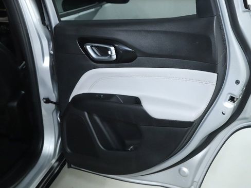 Used 2025 Jeep Compass Limited AWD/4WD image 31