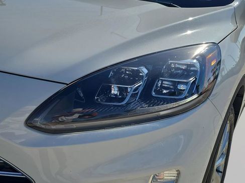 Used 2022 Ford Escape Titanium w/ Titanium Elite Package image 6