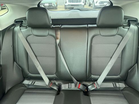 Used 2025 Chevrolet Trax LT image 38