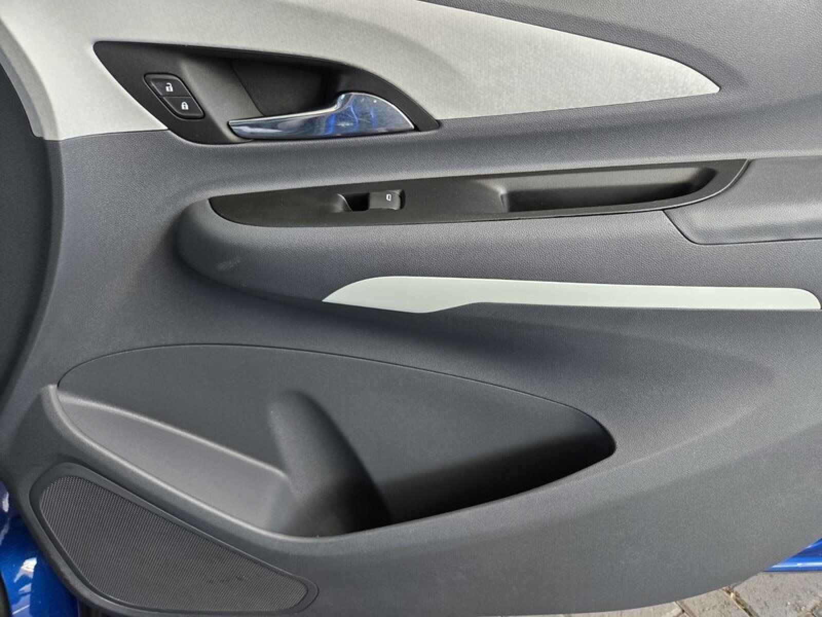 Used 2020 Chevrolet Bolt LT FWD image 20