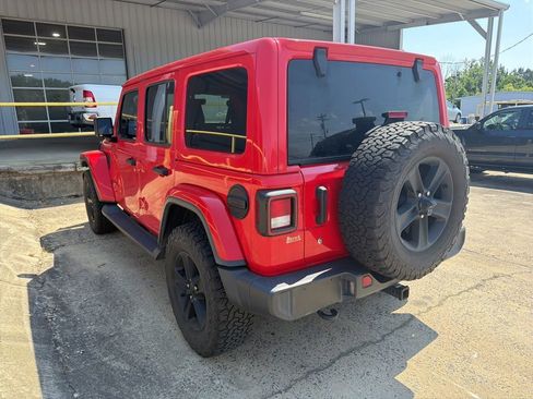 Used 2019 Jeep Wrangler Unlimited Sahara AWD/4WD image 6