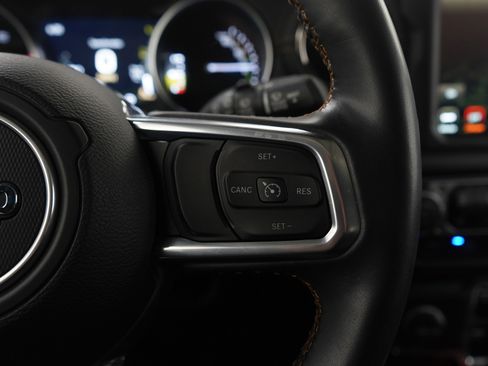 Used 2022 Jeep Wrangler Unlimited Sahara image 23