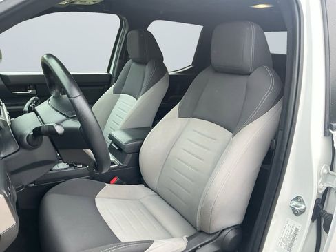 Used 2024 Toyota Tacoma TRD Off-Road image 10