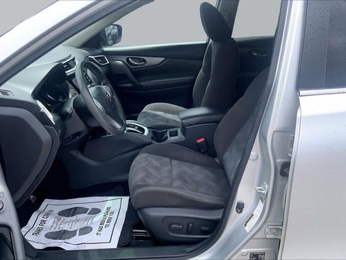 Used 2016 Nissan Rogue SV FWD image 8