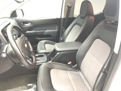 Used 2015 Chevrolet Colorado Z71 AWD/4WD image 10