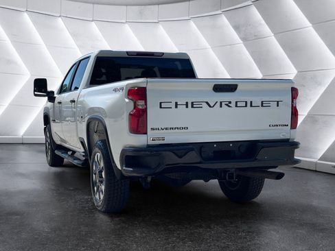 Used 2023 Chevrolet Silverado 2500 Custom w/ Custom Value Package AWD/4WD image 4