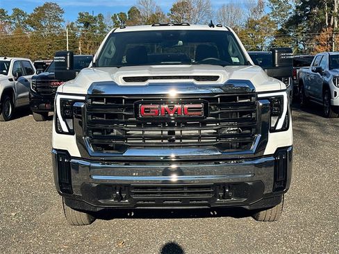 New 2026 GMC Sierra 3500 Pro image 3