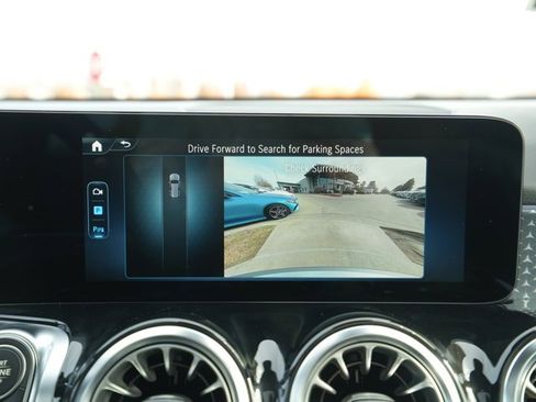 Used 2026 Mercedes-Benz GLB 250 4MATIC image 28