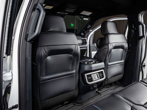 Used 2026 Ford F450 Platinum w/ FX4 Off-Road Package image 33