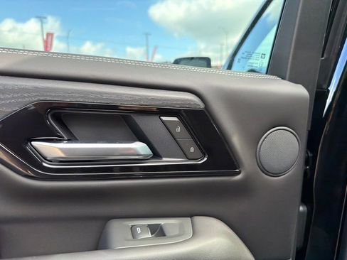 Used 2026 GMC Yukon AT4 Ultimate w/ LPO, Floor Liner Package AWD/4WD image 38