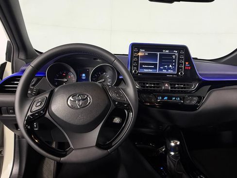 Used 2021 Toyota C-HR XLE FWD image 16