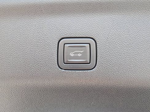 Used 2023 Cadillac Escalade ESV Sport AWD/4WD image 15