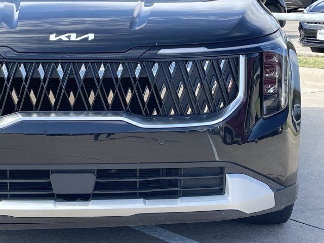 Used 2025 Kia Carnival FWD image 7