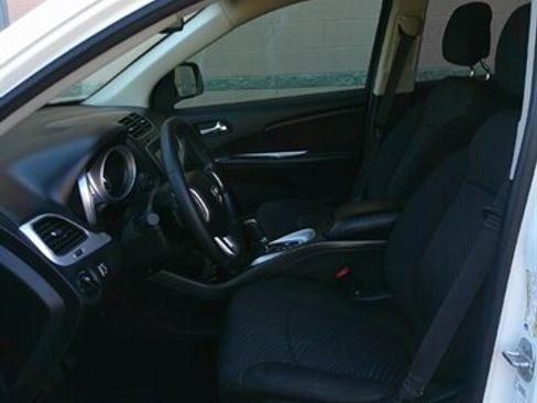 Used 2020 Dodge Journey SE w/ SE Popular Equipment Group image 17