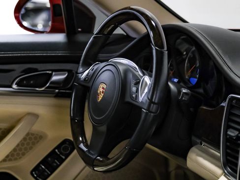 Used 2016 Porsche Panamera Turbo image 10
