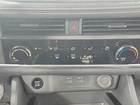 Used 2024 Nissan Rogue S AWD/4WD image 32