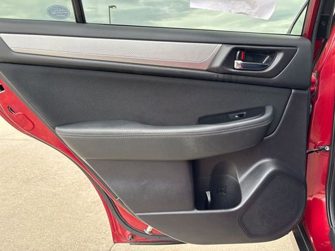 Used 2017 Subaru Outback 2.5i Premium image 15