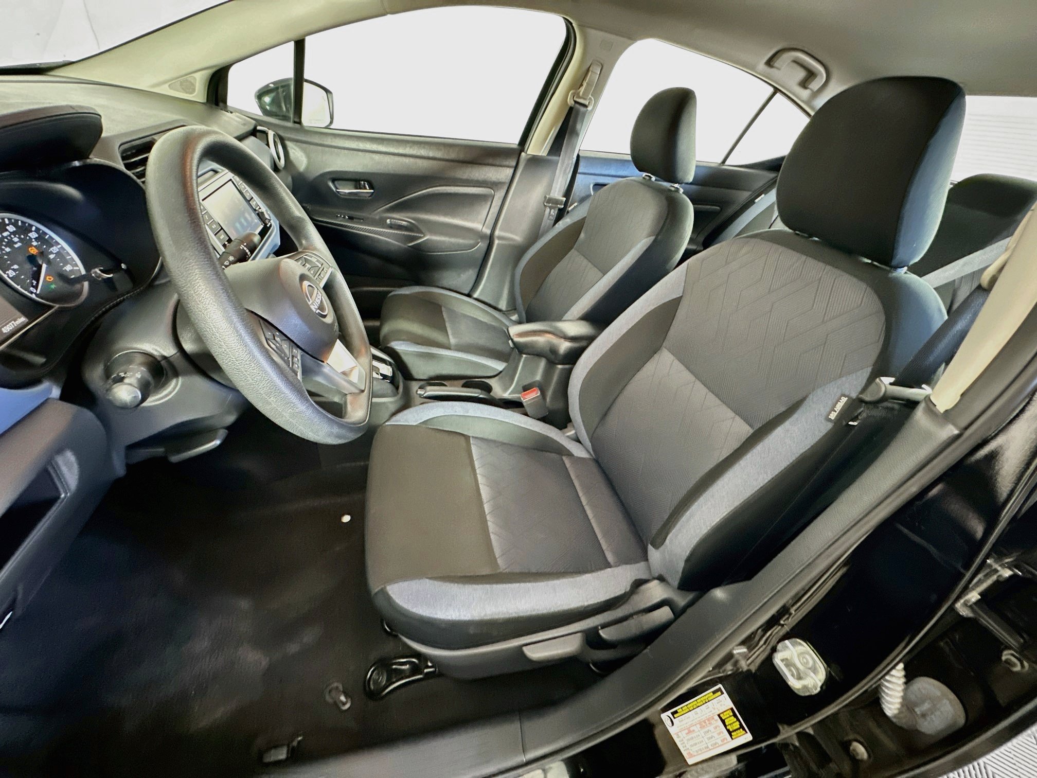 Used 2025 Nissan Versa SV FWD image 13