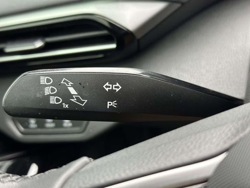 Used 2023 Volkswagen ID.4 Pro S Plus image 21