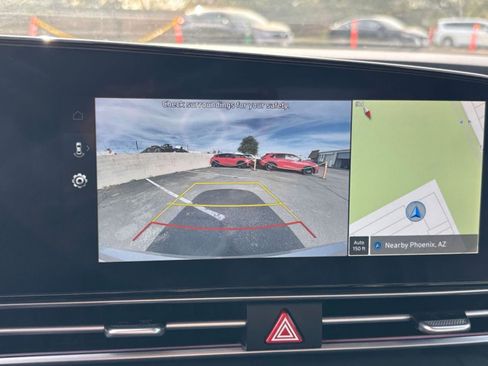 Used 2025 Hyundai Elantra Limited image 18