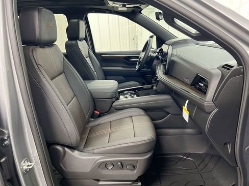 New 2026 Chevrolet Suburban High Country image 23