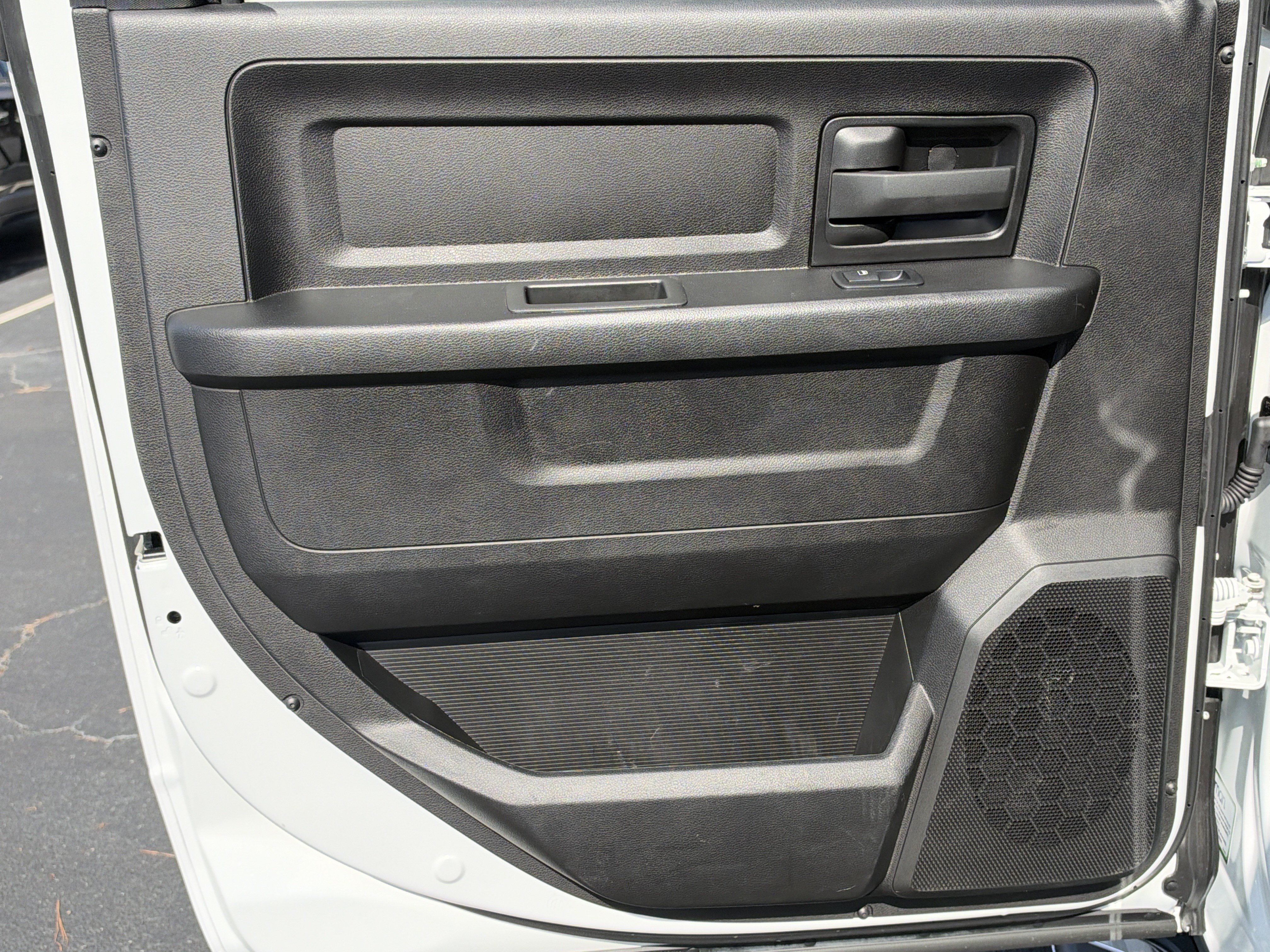 Used 2022 RAM 2500 Tradesman w/ Chrome Appearance Group RWD image 26