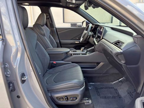 Used 2024 Lexus TX 500h AWD w/ Technology Package image 16