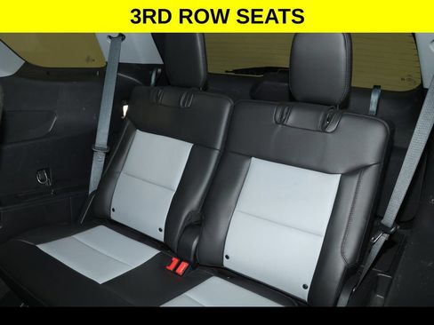Used 2022 Ford Explorer XLT w/ Equipment Group 202A AWD/4WD image 9