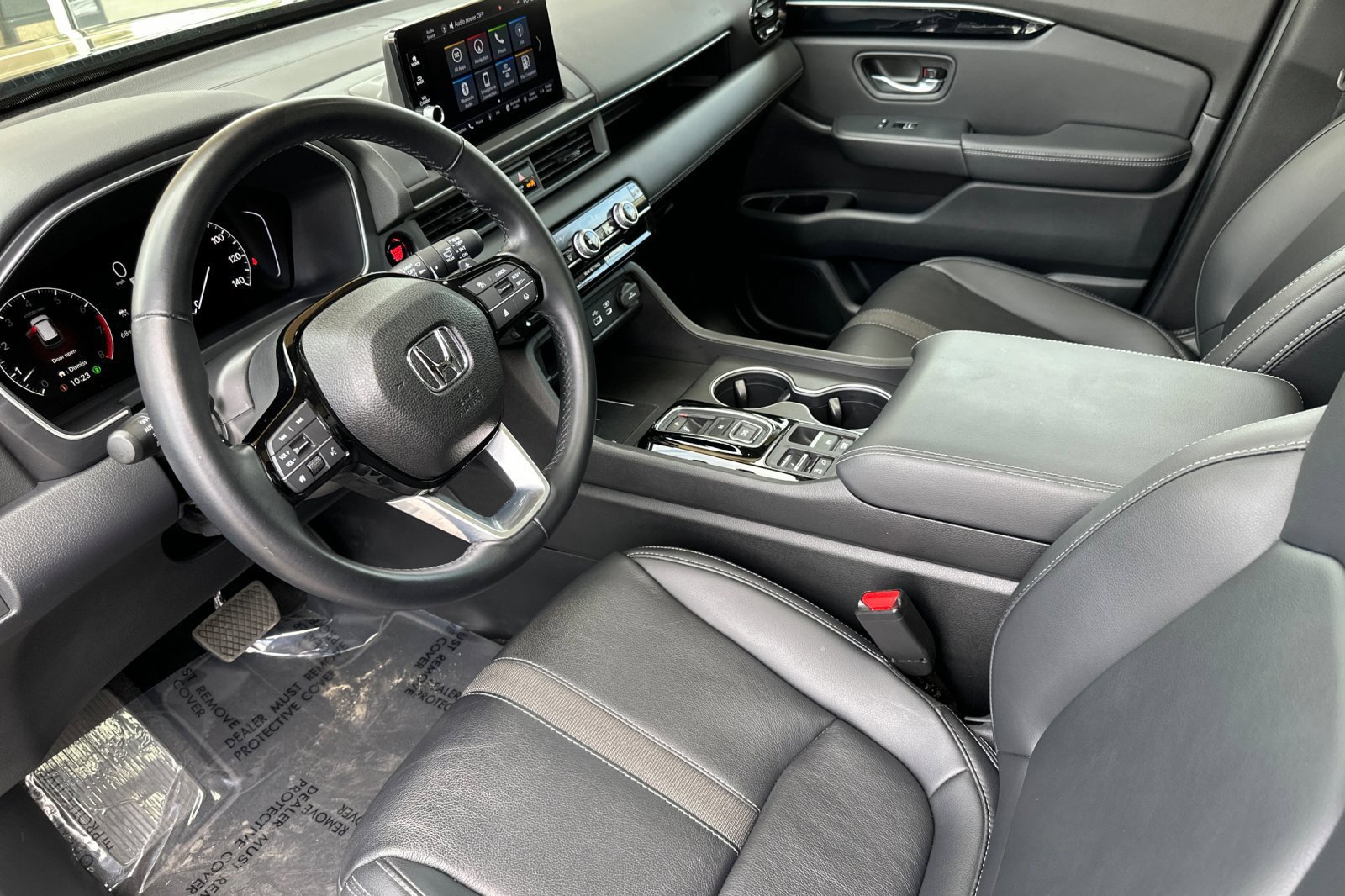 Used 2025 Honda Pilot Touring image 10