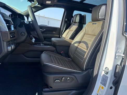 New 2026 GMC Yukon Denali Ultimate AWD/4WD image 18