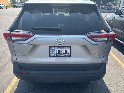 Used 2023 Toyota RAV4 LE AWD/4WD image 5
