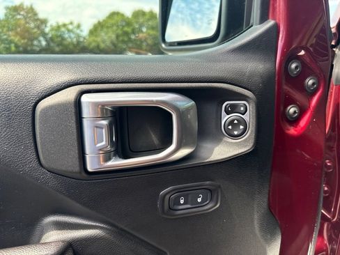 Used 2021 Jeep Gladiator Sport AWD/4WD image 17
