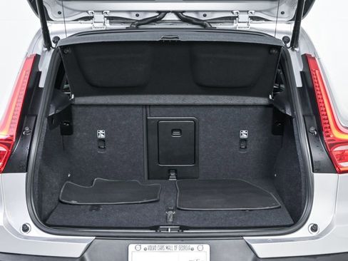 Certified 2025 Volvo XC40 B5 Plus image 31