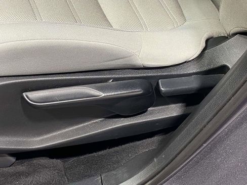 Used 2017 Honda CR-V LX image 17