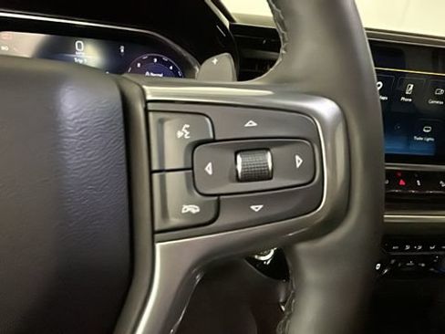 Used 2026 Chevrolet Silverado 1500 LT Trail Boss w/ LPO, Dark Essentials Package AWD/4WD image 16