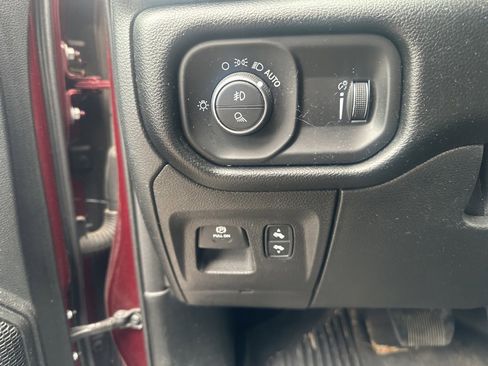 Used 2021 RAM 1500 Big Horn image 31