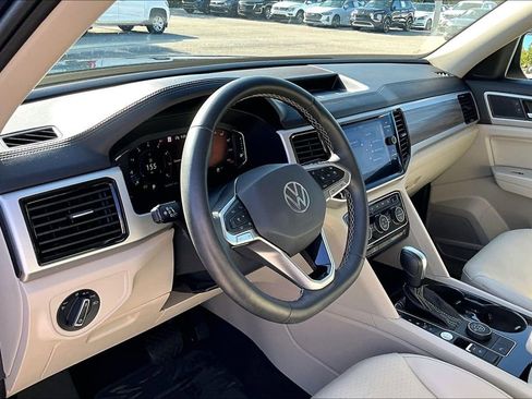 Certified 2022 Volkswagen Atlas SEL AWD/4WD image 14