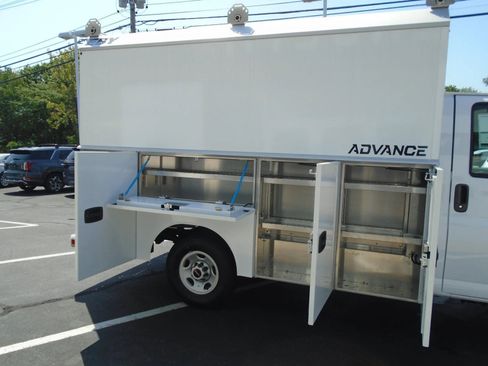 New 2025 GMC Savana 3500 w/ Power Convenience Package image 7