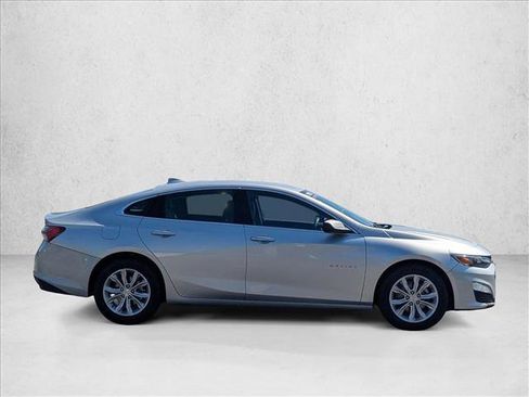 Used 2022 Chevrolet Malibu LT FWD image 4